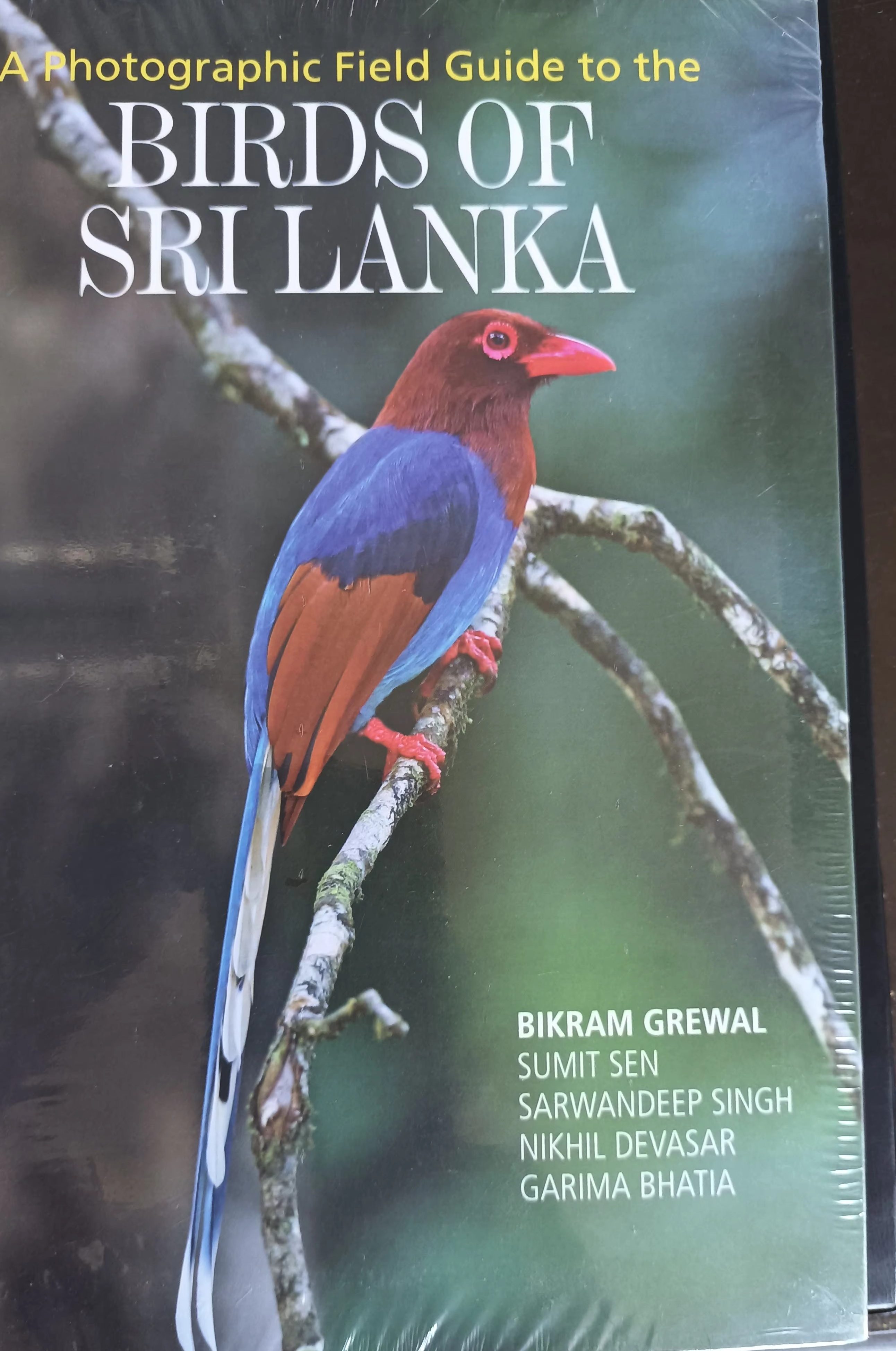 A PHOTOGRAPHIC FIELD GUIDE TO THE BIRDS OF SRI LANKA